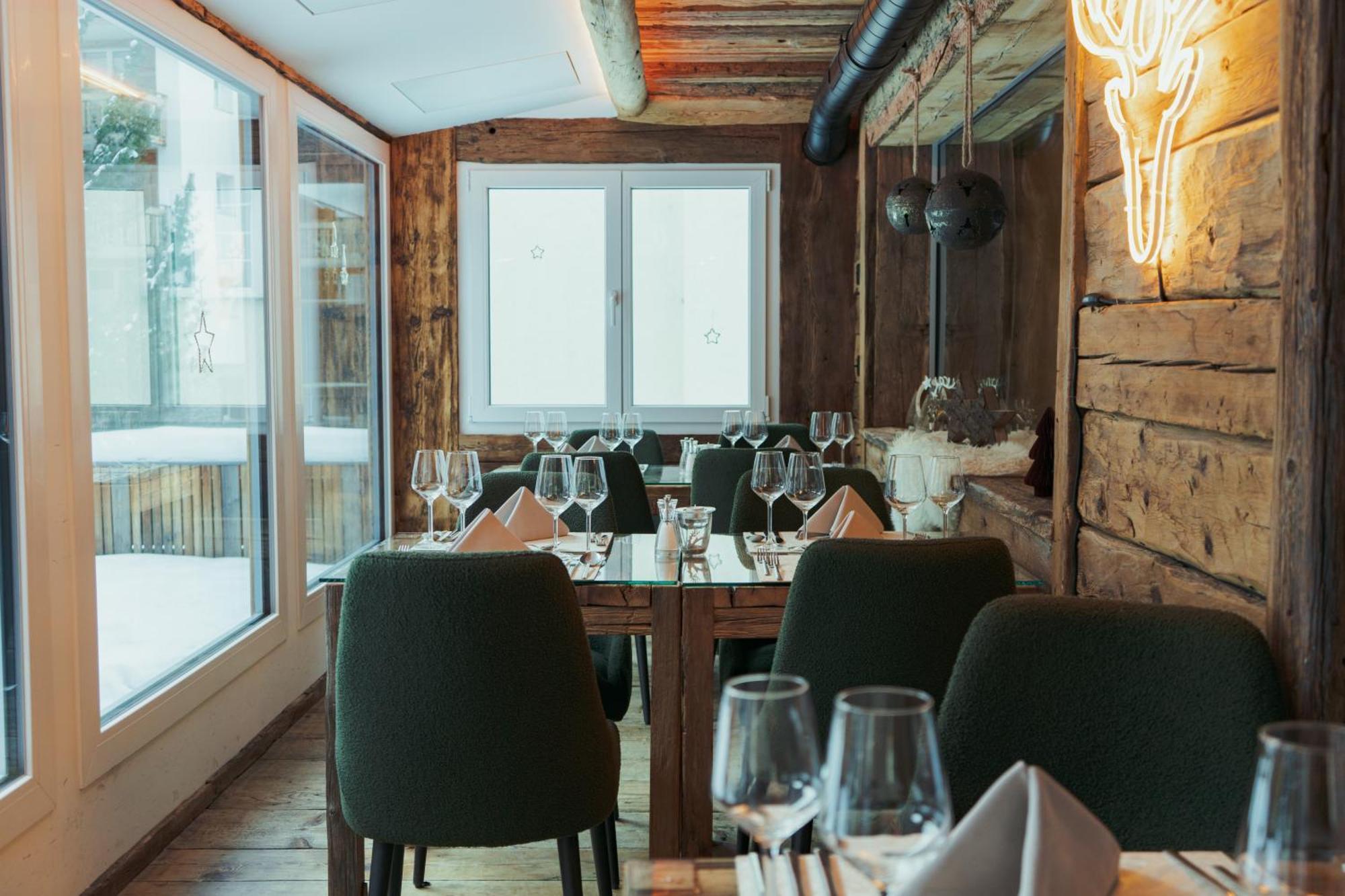 Jaegerhof Serviced Apartements Церматт Экстерьер фото