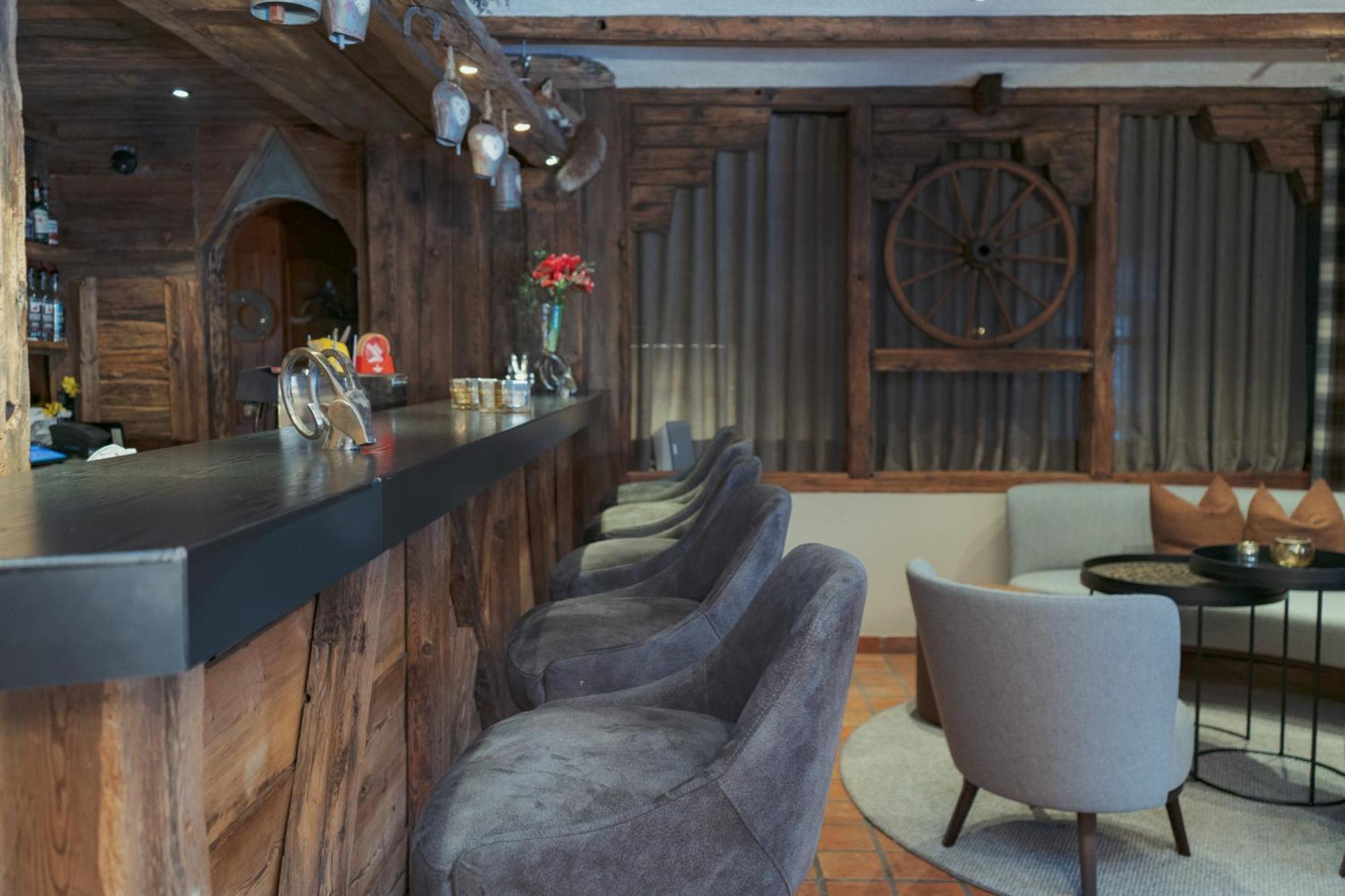 Jaegerhof Serviced Apartements Церматт Экстерьер фото