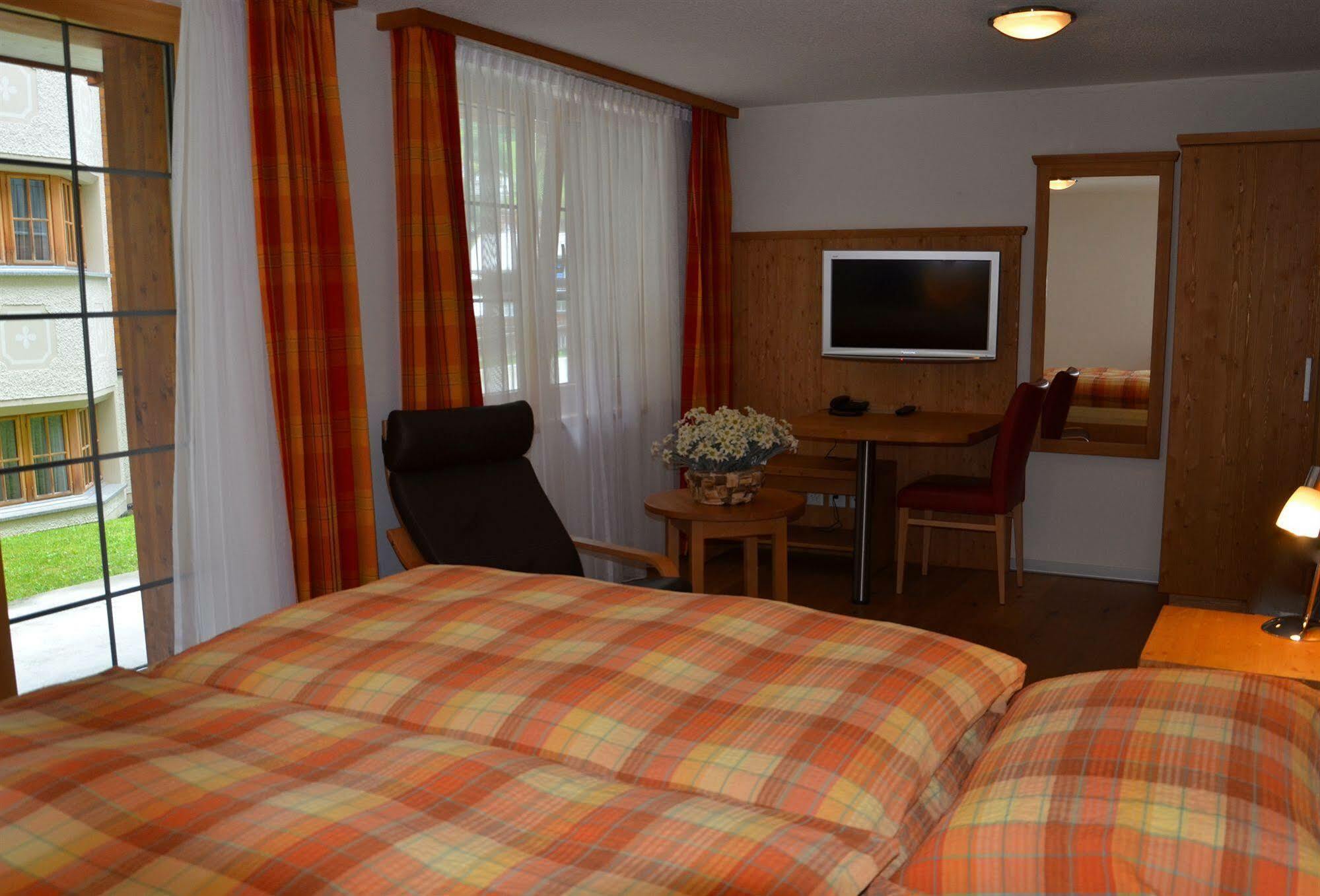 Jaegerhof Serviced Apartements Церматт Экстерьер фото