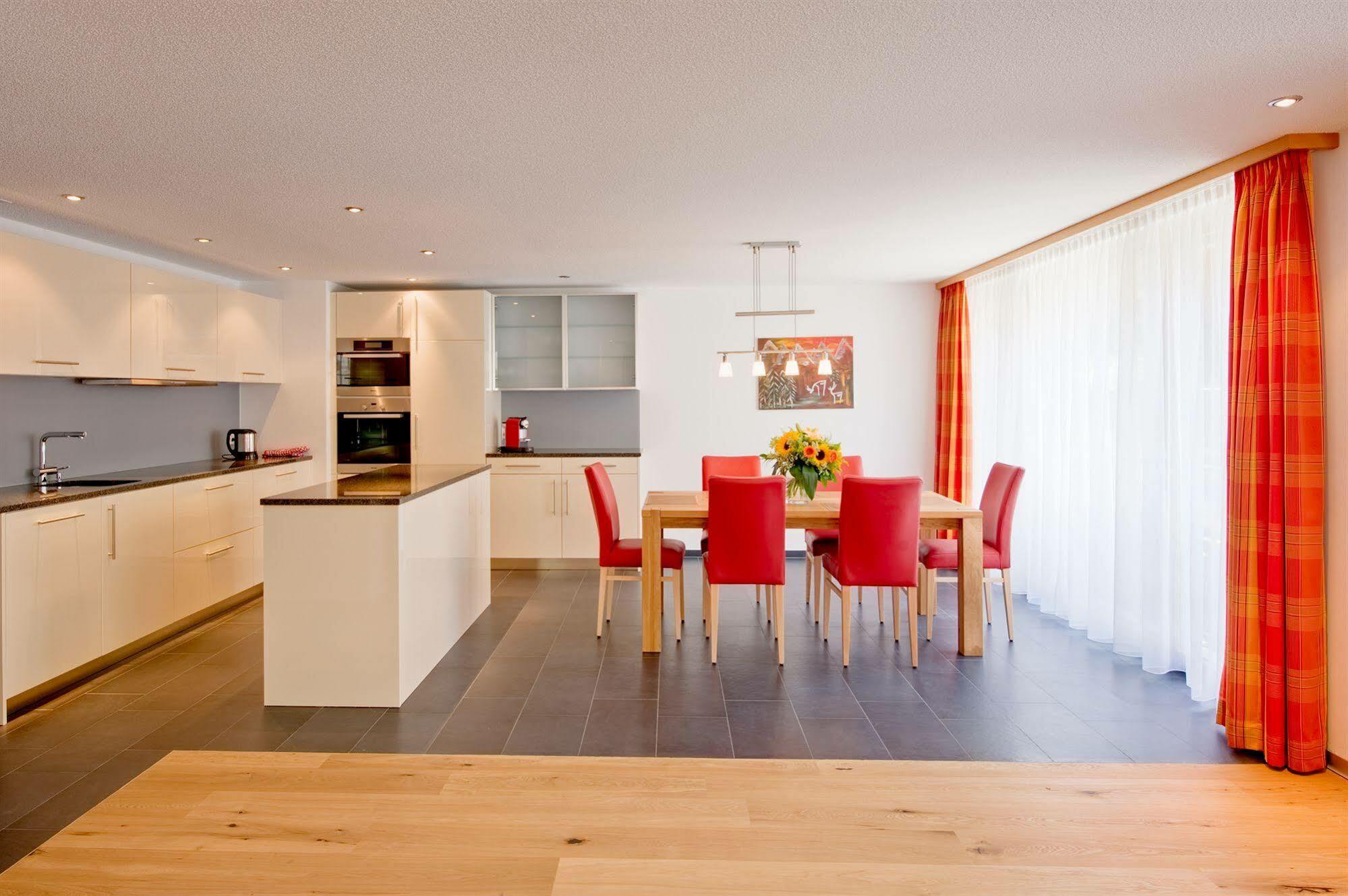 Jaegerhof Serviced Apartements Церматт Экстерьер фото