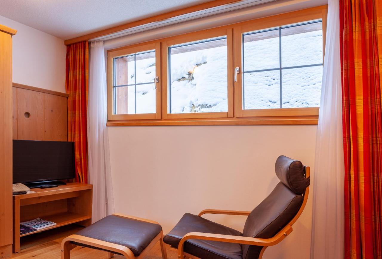 Jaegerhof Serviced Apartements Церматт Экстерьер фото