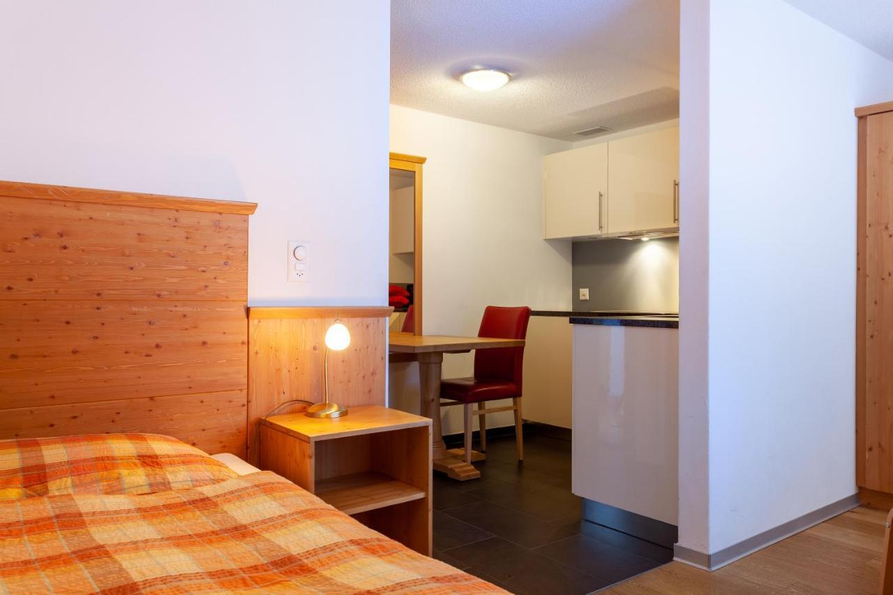 Jaegerhof Serviced Apartements Церматт Экстерьер фото